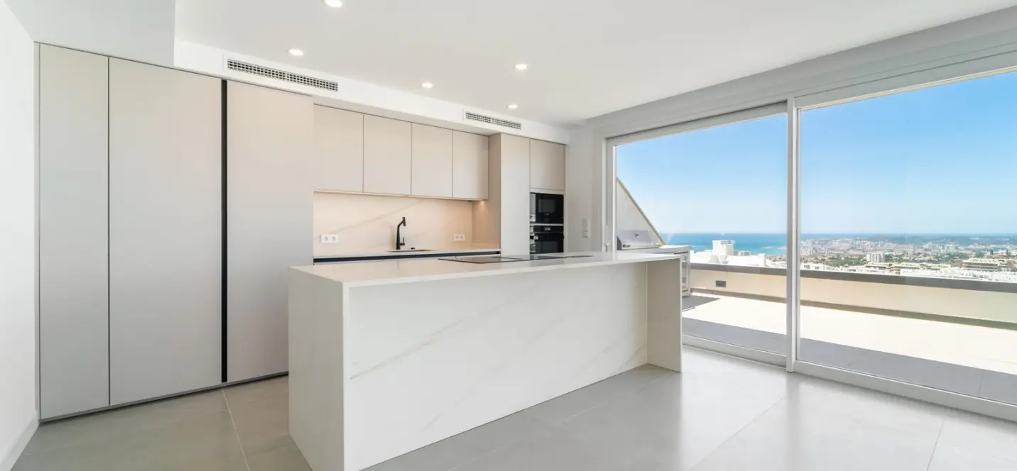 Sale of penthouse in Higueron 3