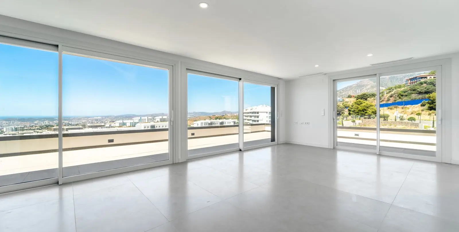 Sale of penthouse in Higueron 5