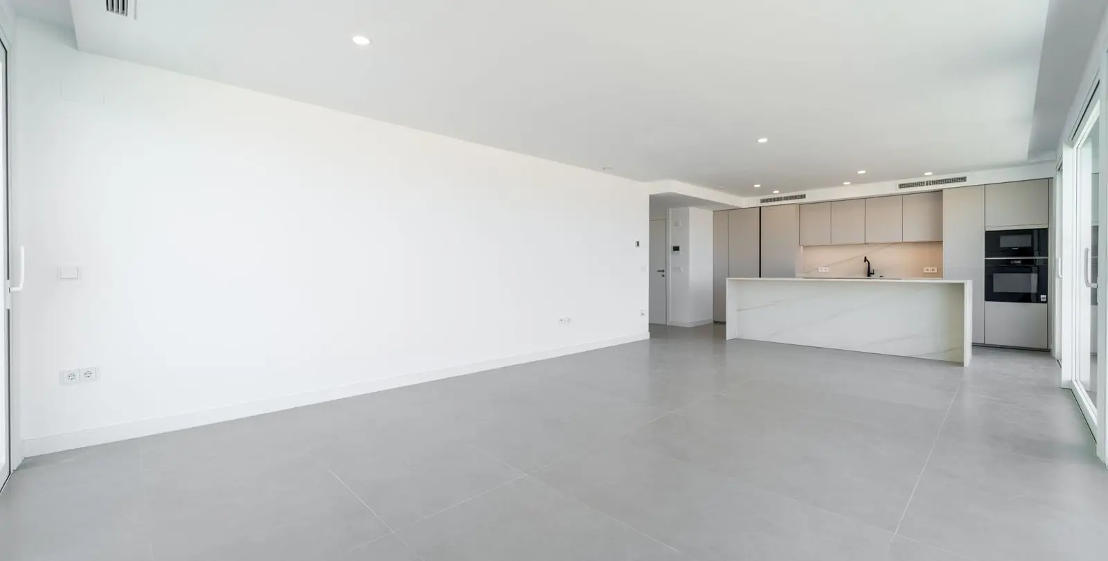 Sale of penthouse in Higueron 19