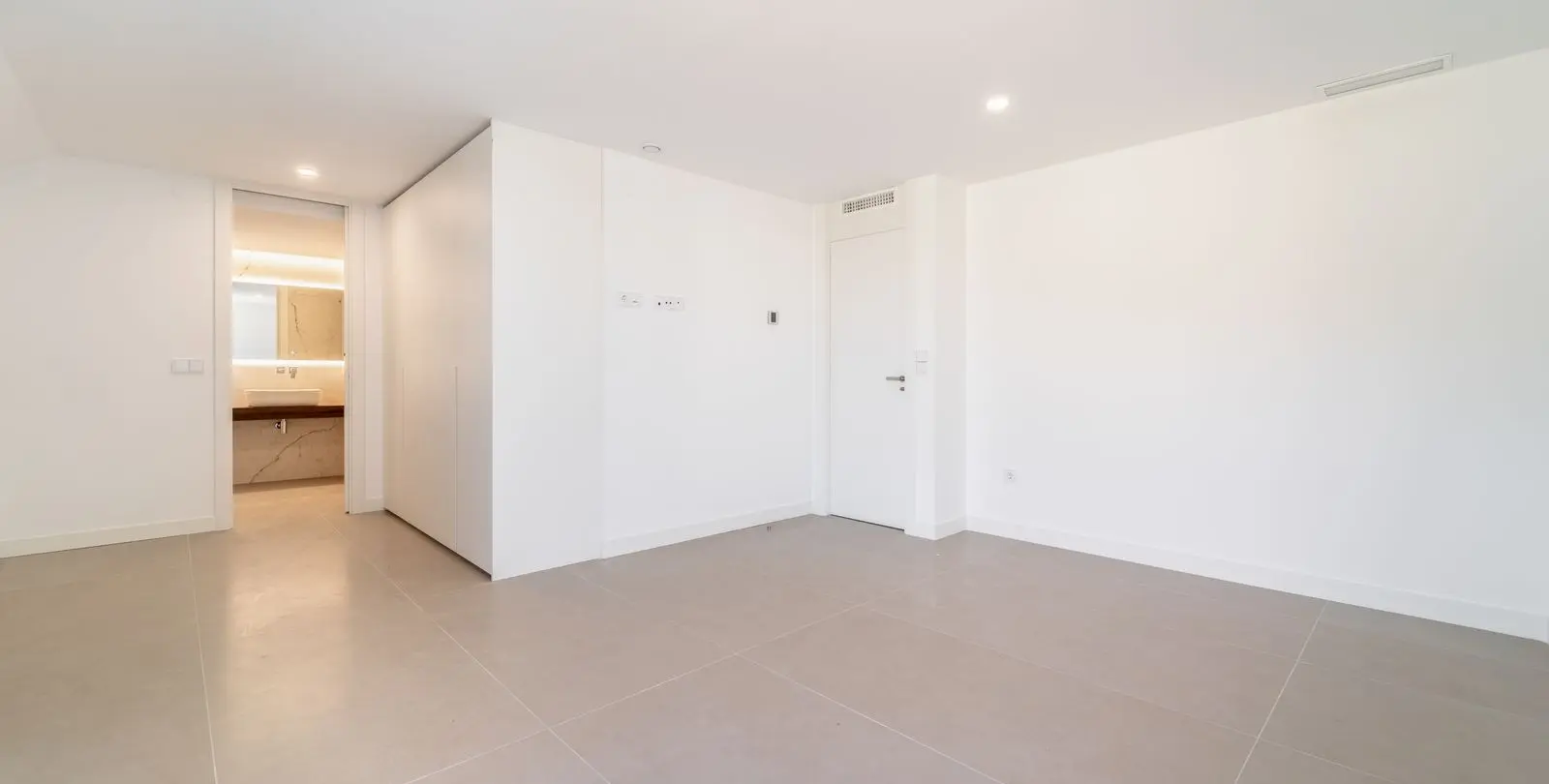 Sale of penthouse in Higueron 24