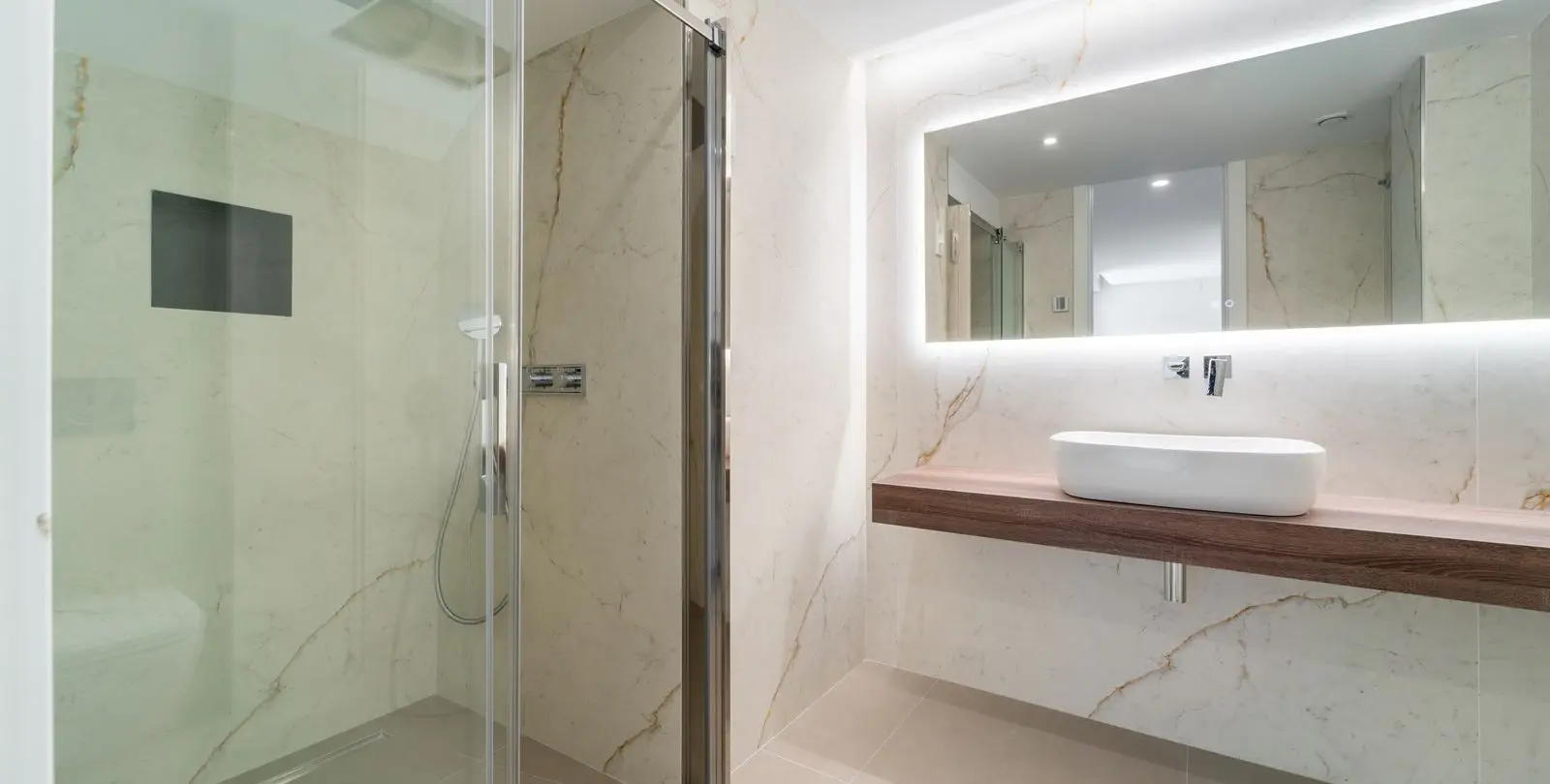Sale of penthouse in Higueron 26
