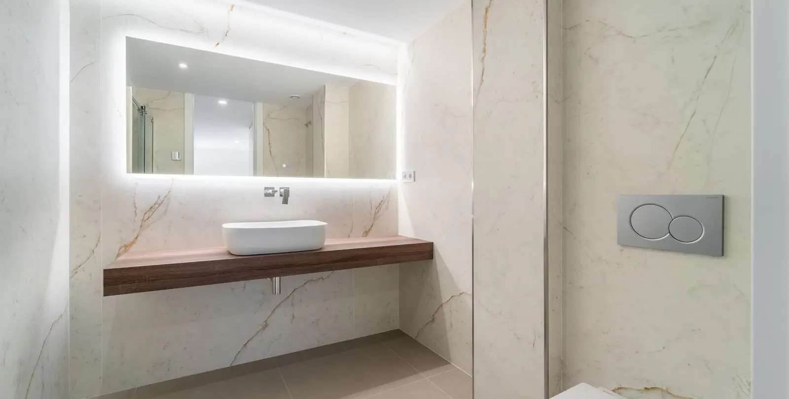 Sale of penthouse in Higueron 32