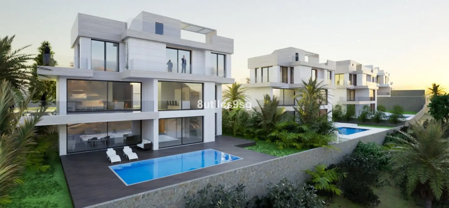 Sale of detached villa in Estepona 0