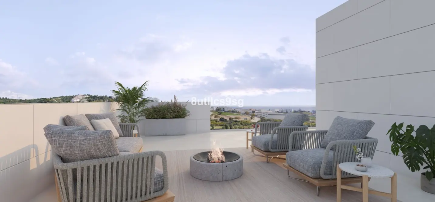 Sale of detached villa in Estepona 1