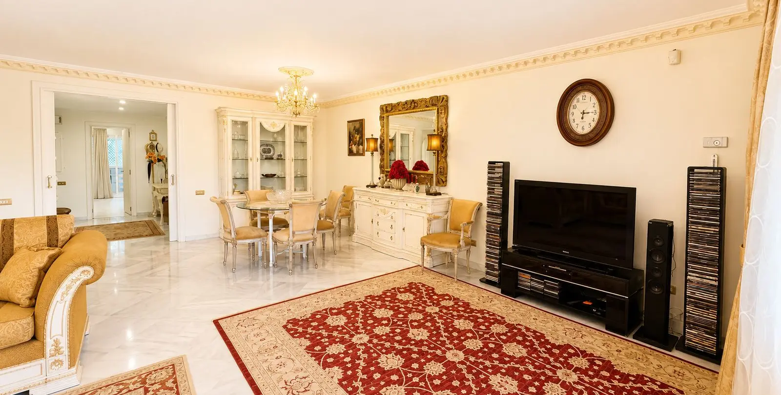 Sale of middle floor apartment in Marbella 3