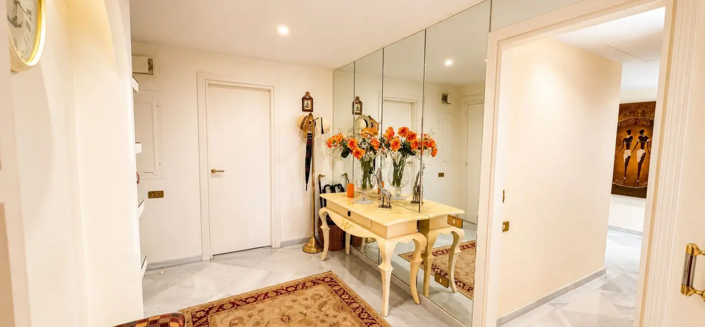 Sale of middle floor apartment in Marbella 3