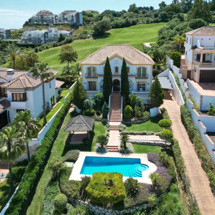 Venta de villa independiente en La Cala Golf