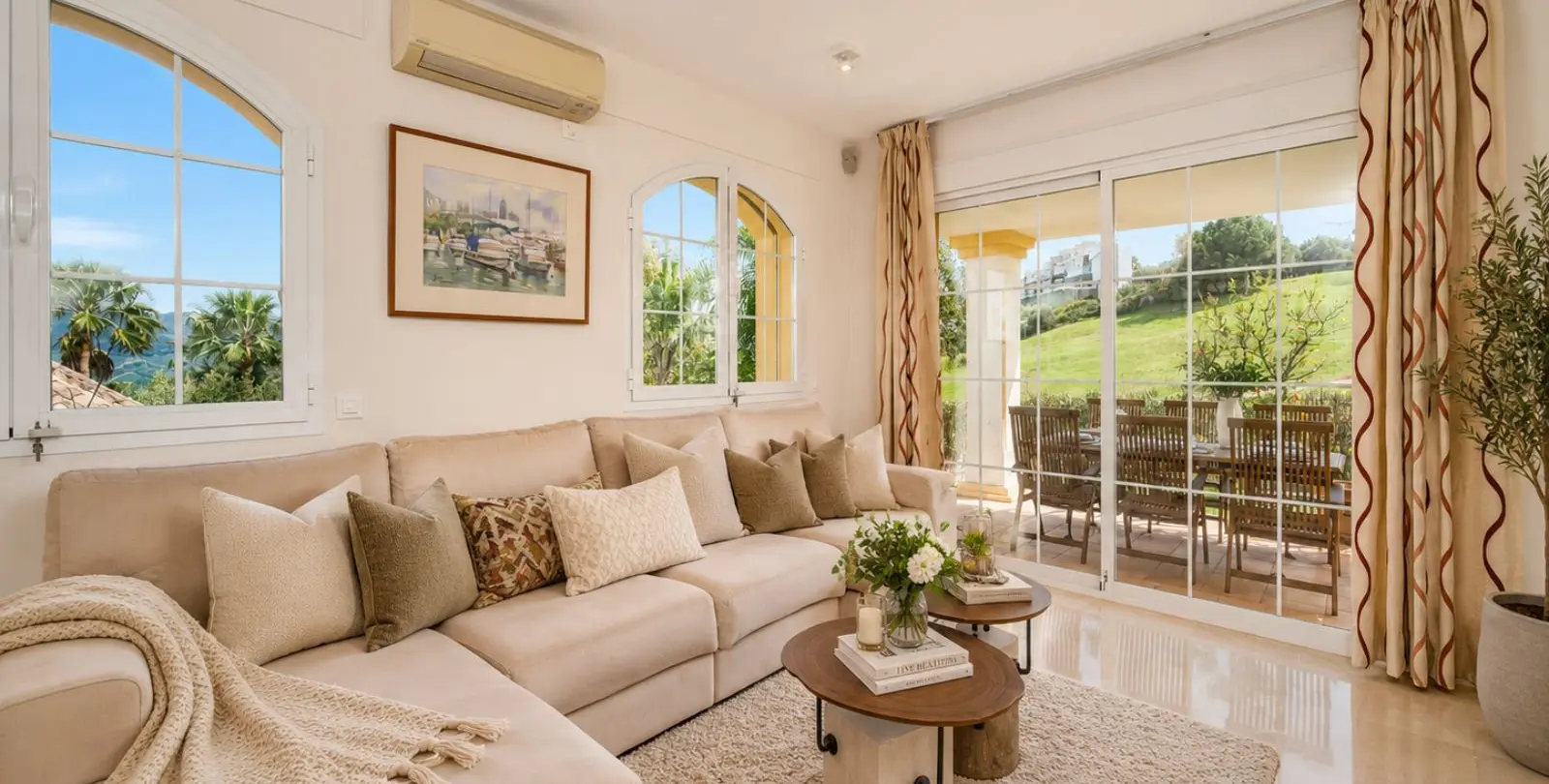 Sale of detached villa in La Cala Golf 15