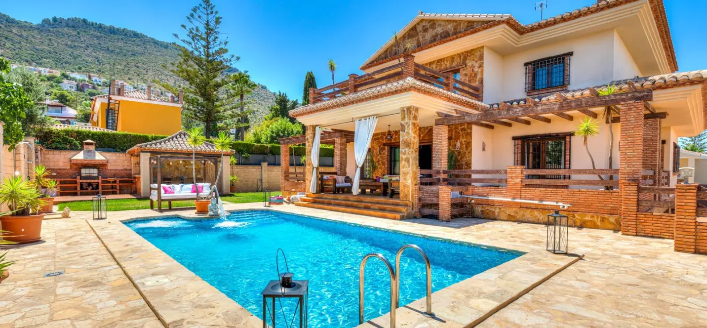 Sale of detached villa in Alhaurín de la Torre 1