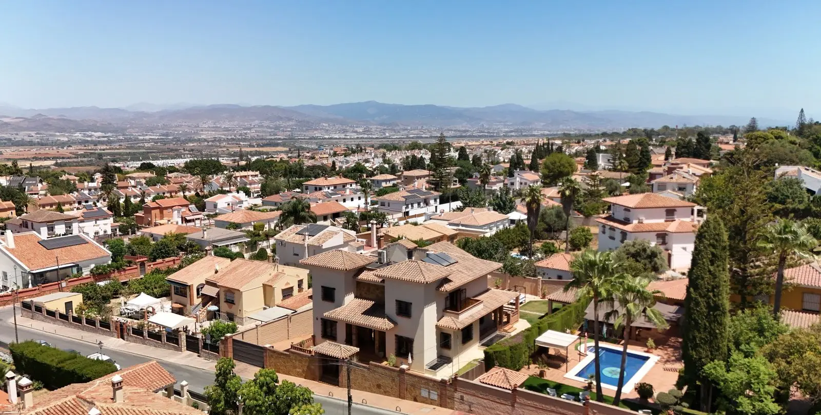 Продажа  отдельно стоящей виллы в Alhaurín de la Torre 54