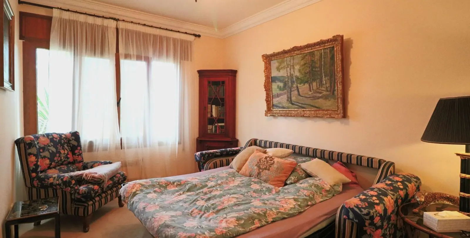 Sale of detached villa in El Paraiso 19