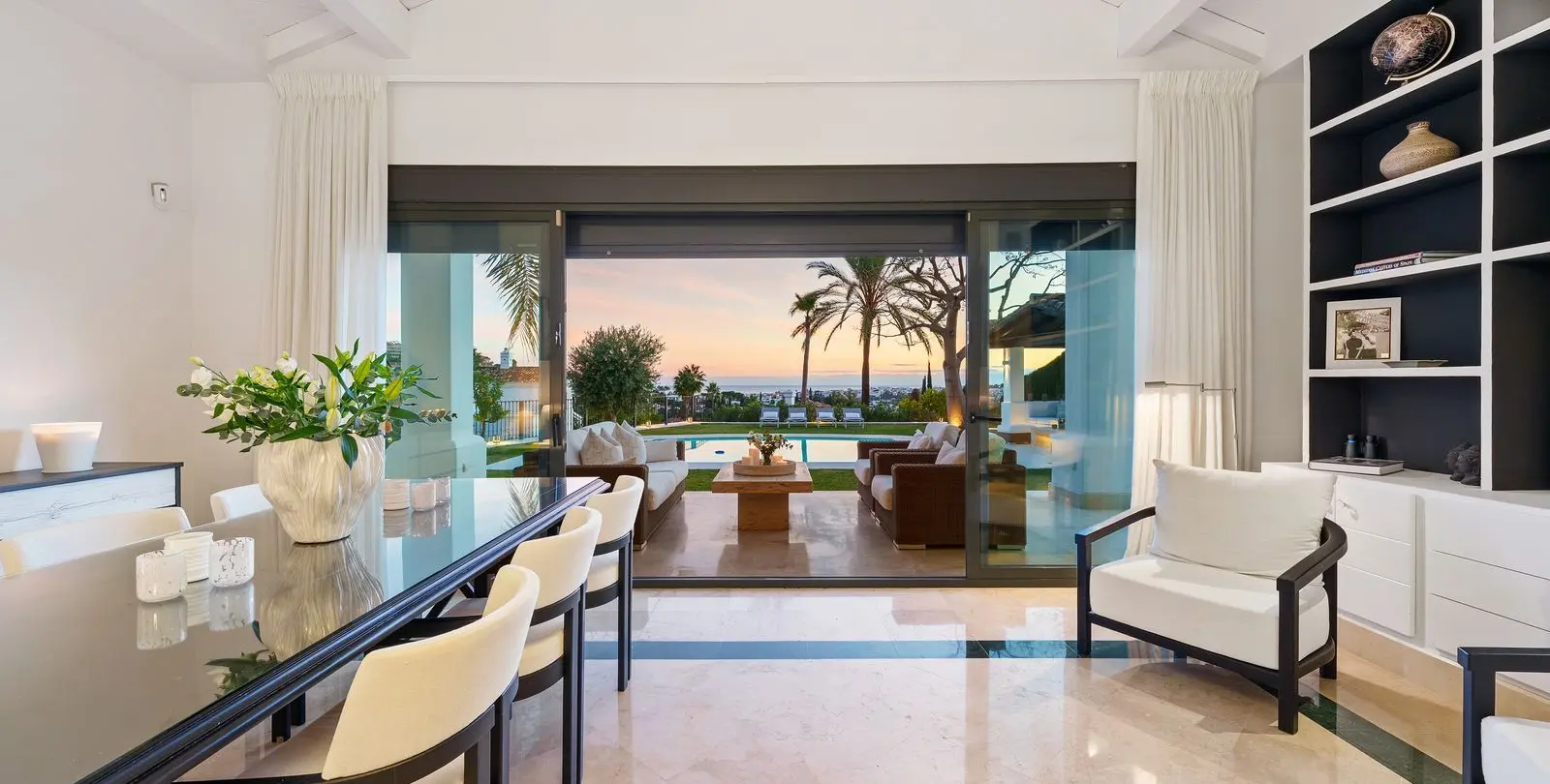 Venta de villa independiente en Nueva Andalucía 35