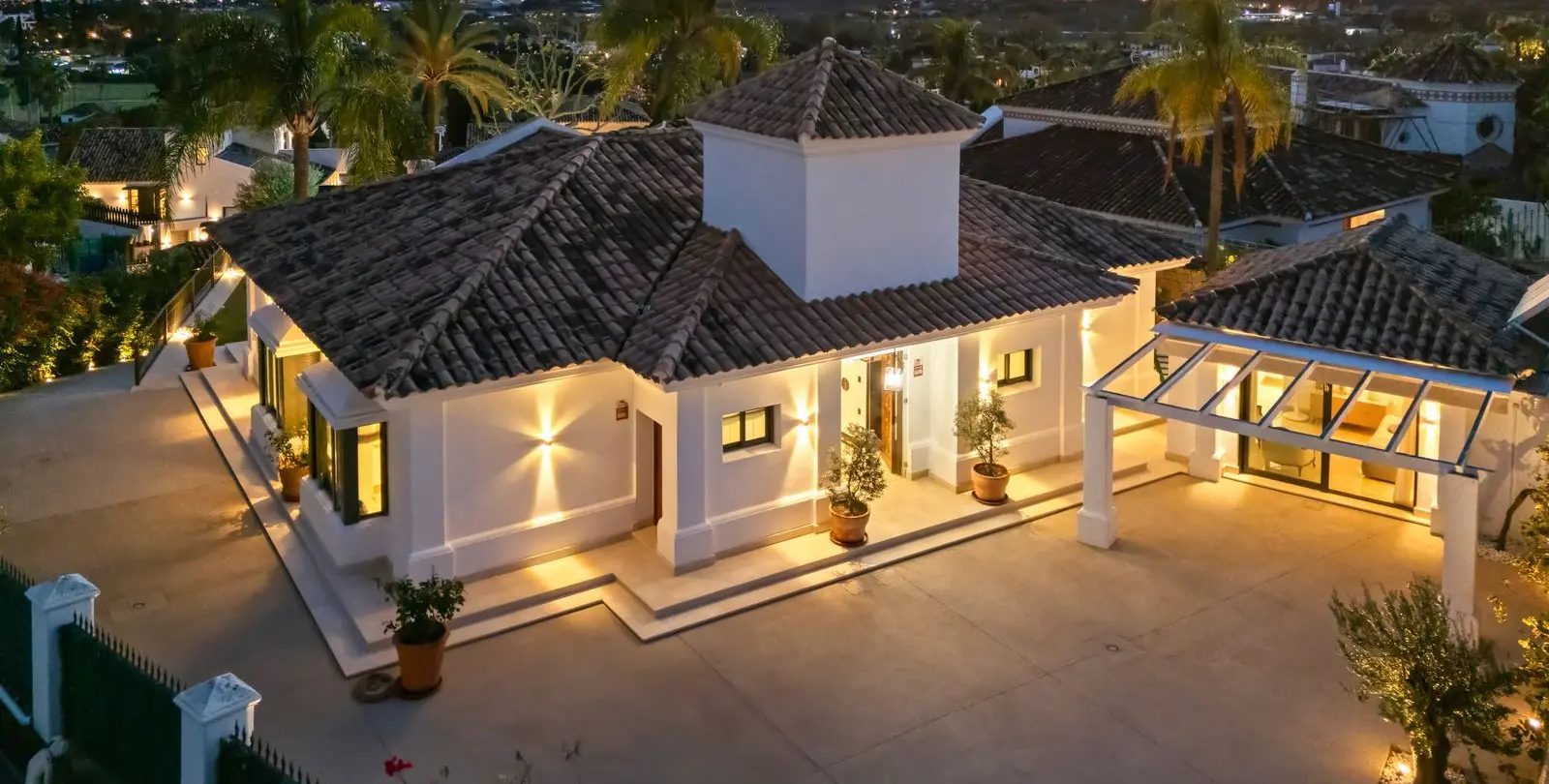 Venta de villa independiente en Nueva Andalucía 49