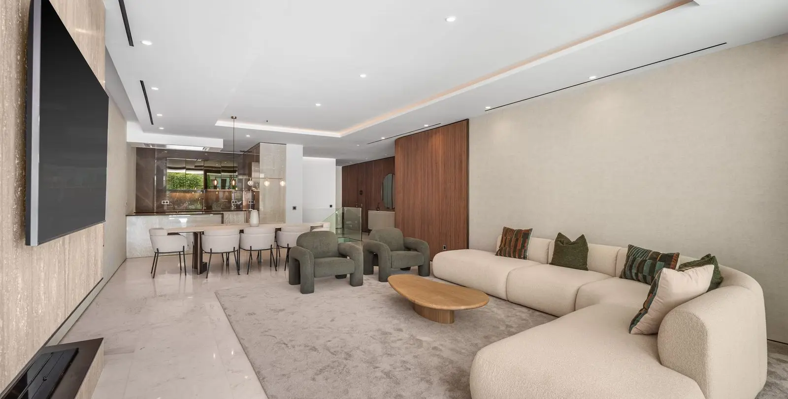 Long-term rent of ground floor apartment in The Golden Mile 3