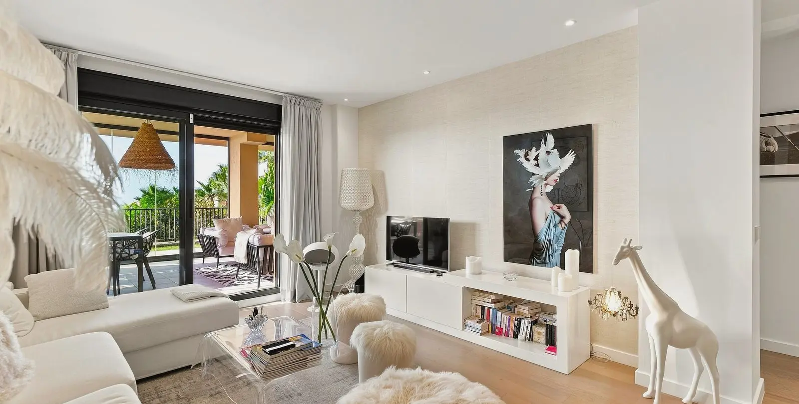 Venta de apartamento en planta baja en Benahavís 2