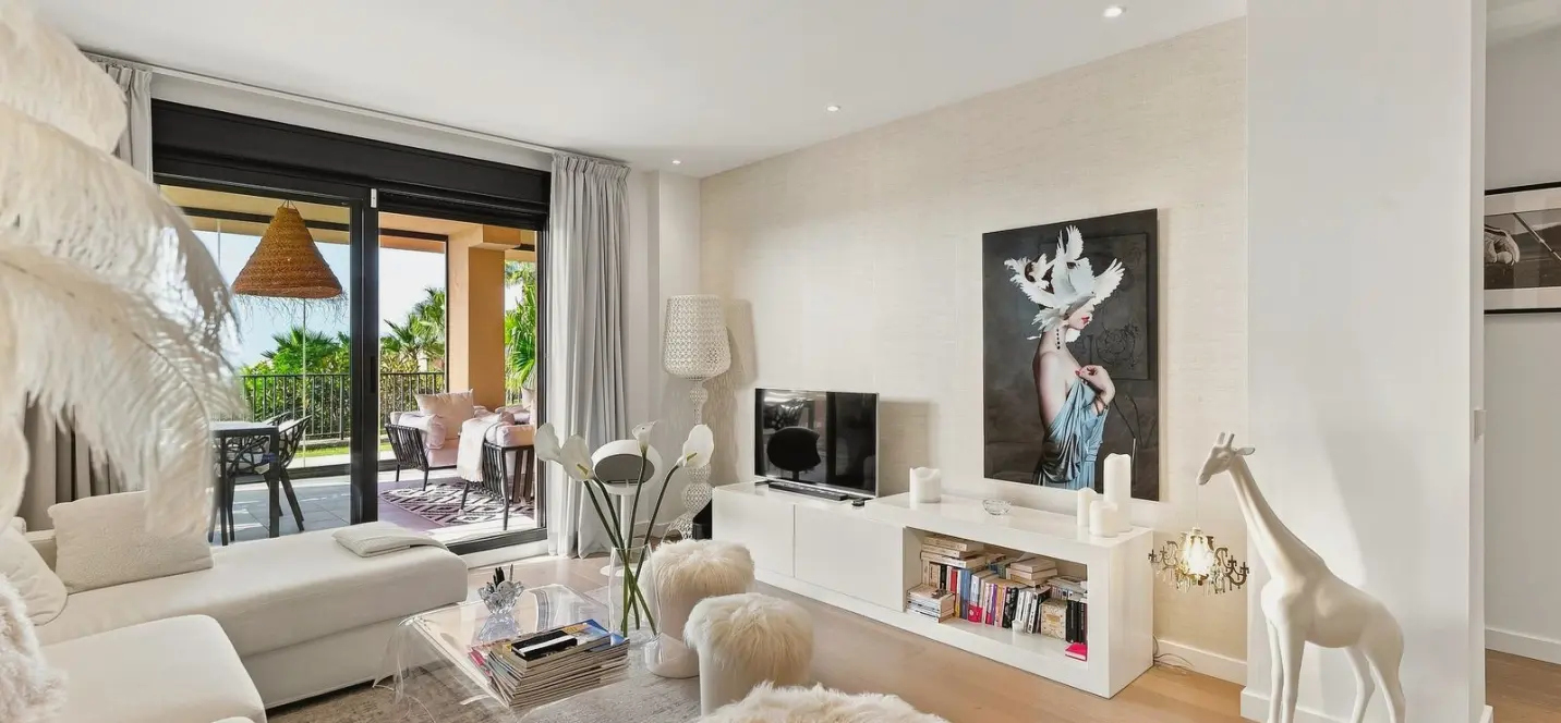 Venta de apartamento en planta baja en Benahavís 1