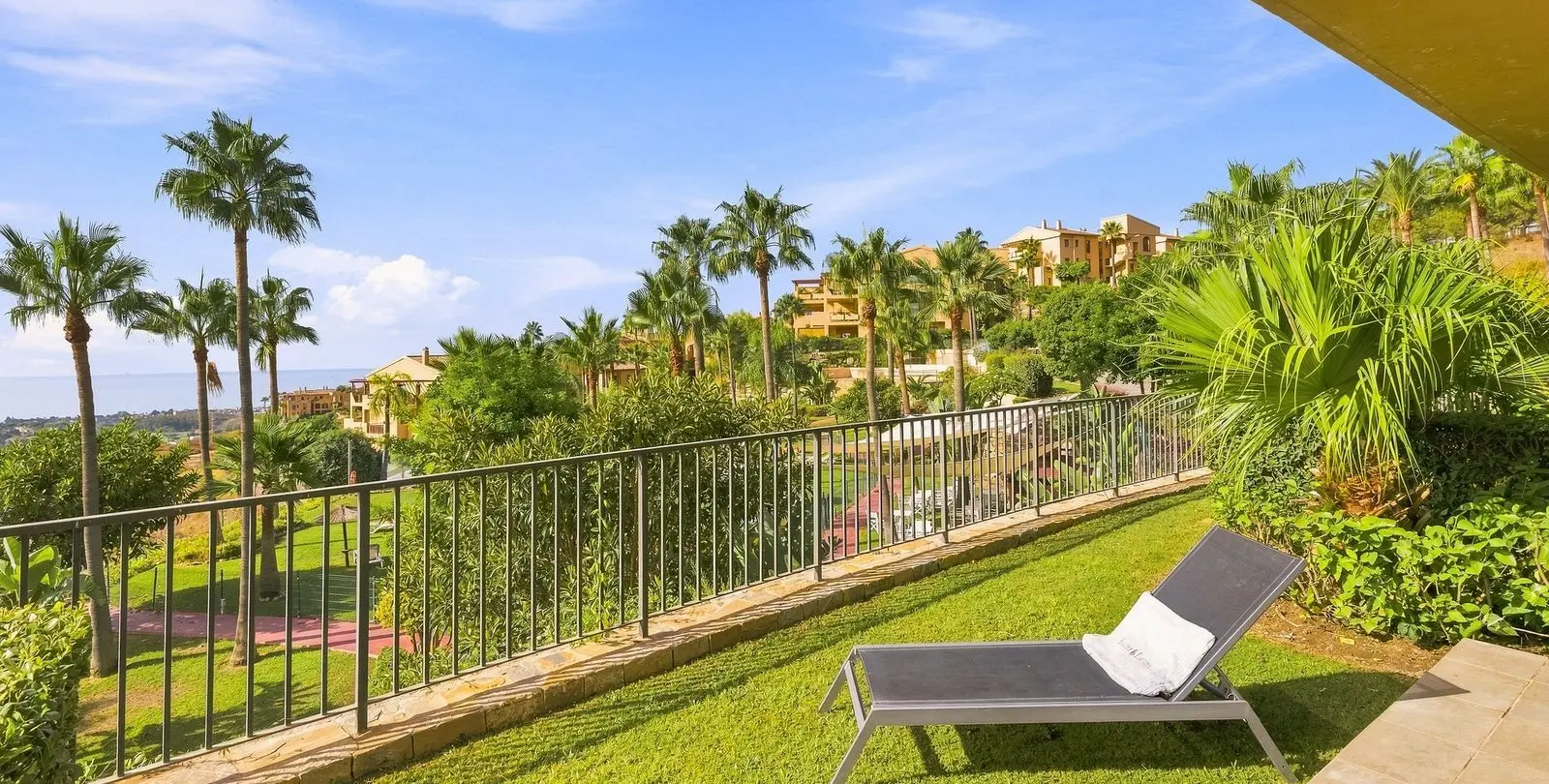 Venta de apartamento en planta baja en Benahavís 15
