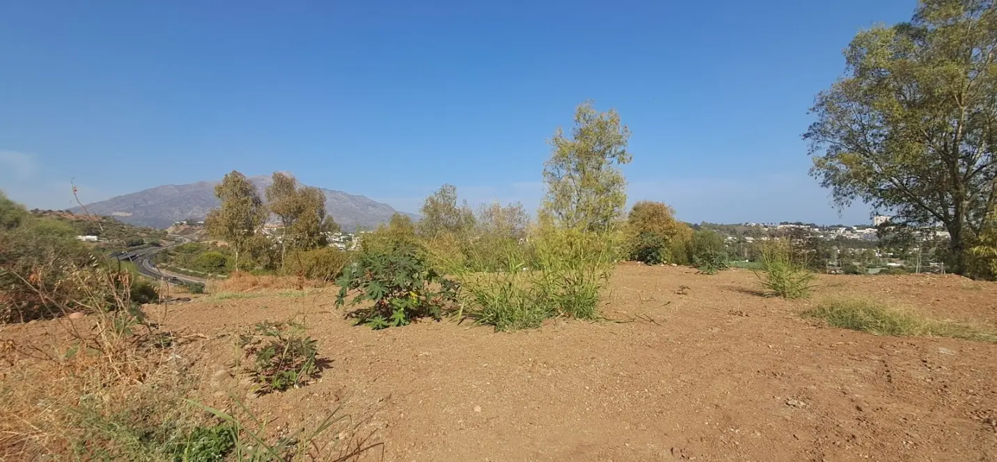 Sale of residential plot in La Quinta 2