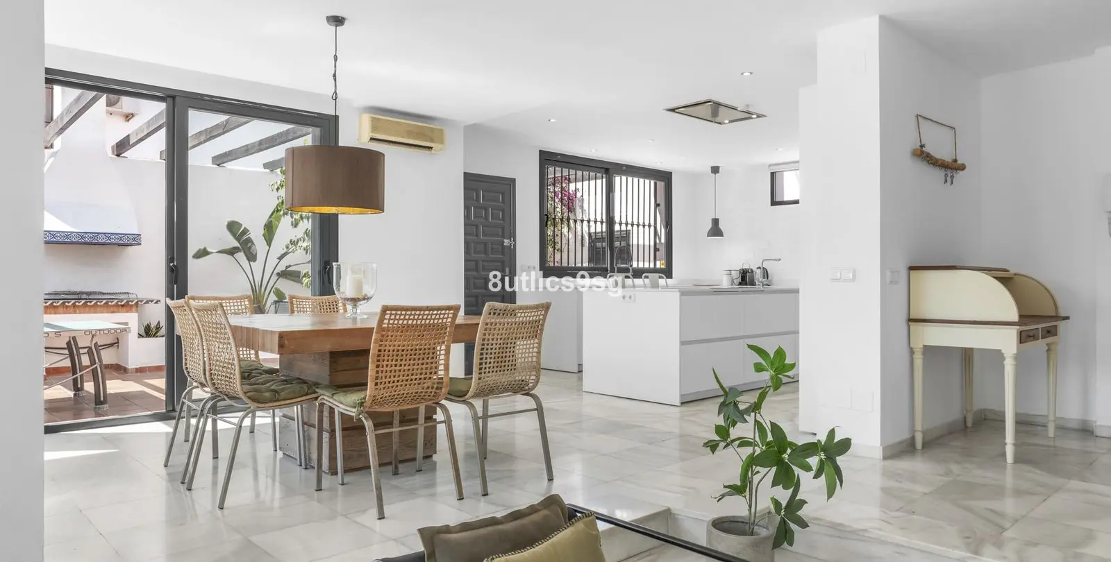 Sale of detached villa in Nueva Andalucía 6