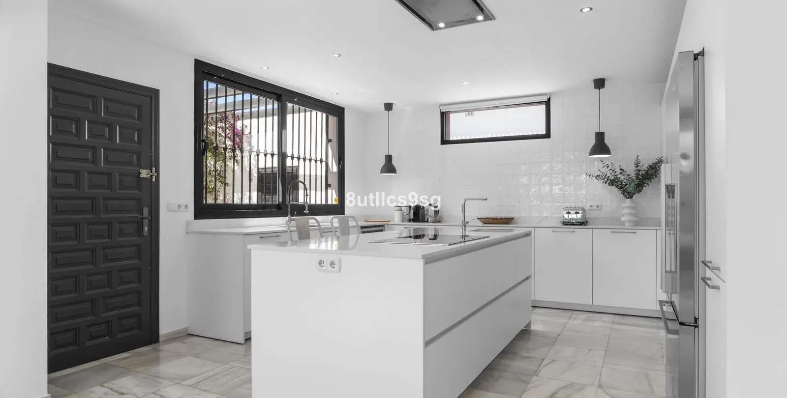 Sale of detached villa in Nueva Andalucía 12