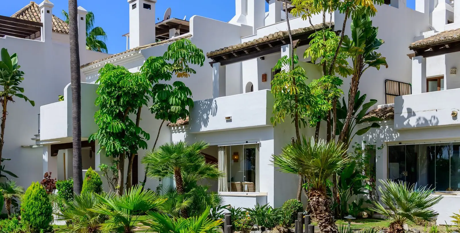 Sale of townhouse in El Paraiso 49