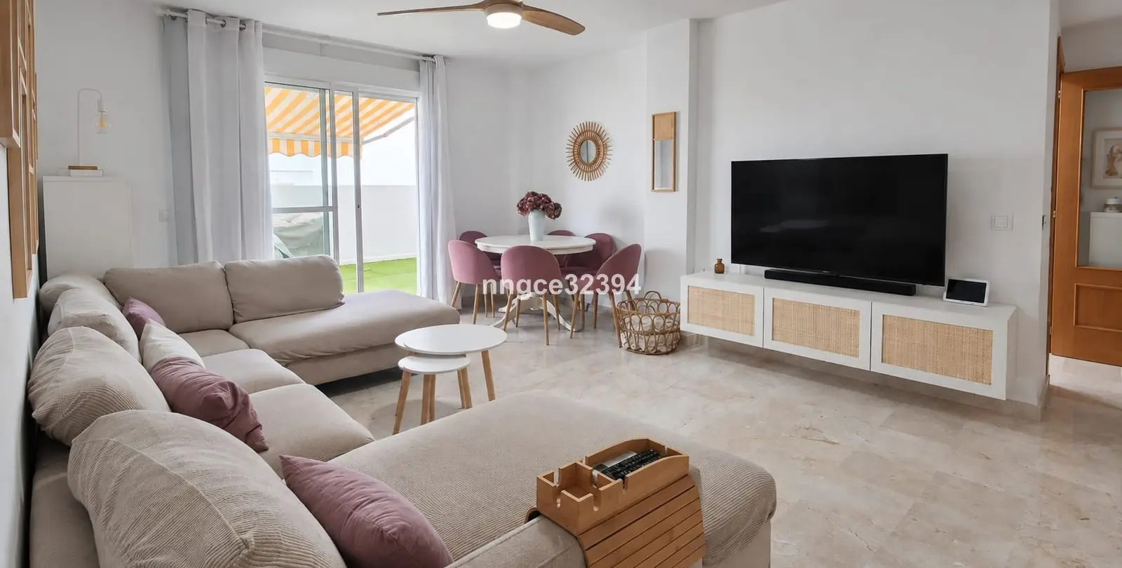 Sale of ground floor apartment in Benahavís 7