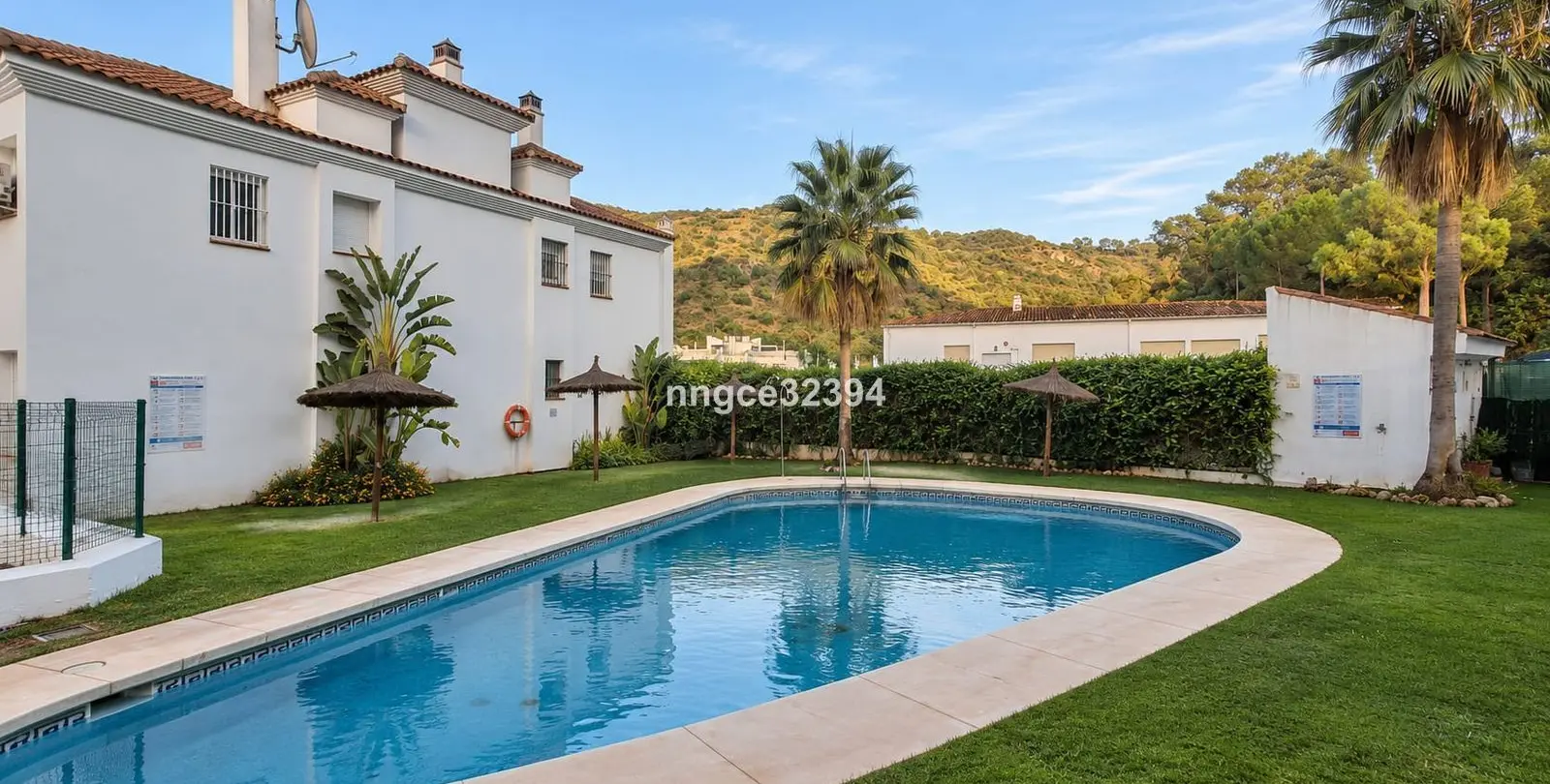 Sale of ground floor apartment in Benahavís 18