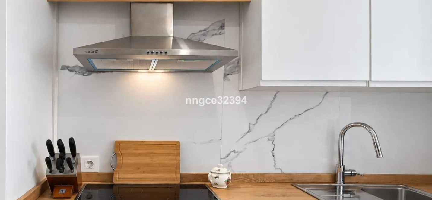 Venta de apartamento en planta media en New Golden Mile 3