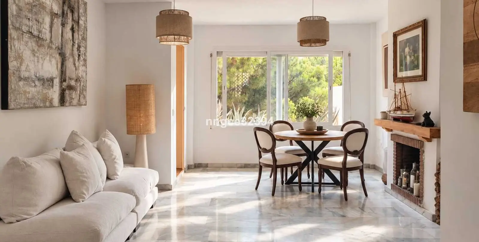 Venta de apartamento en planta media en New Golden Mile 11
