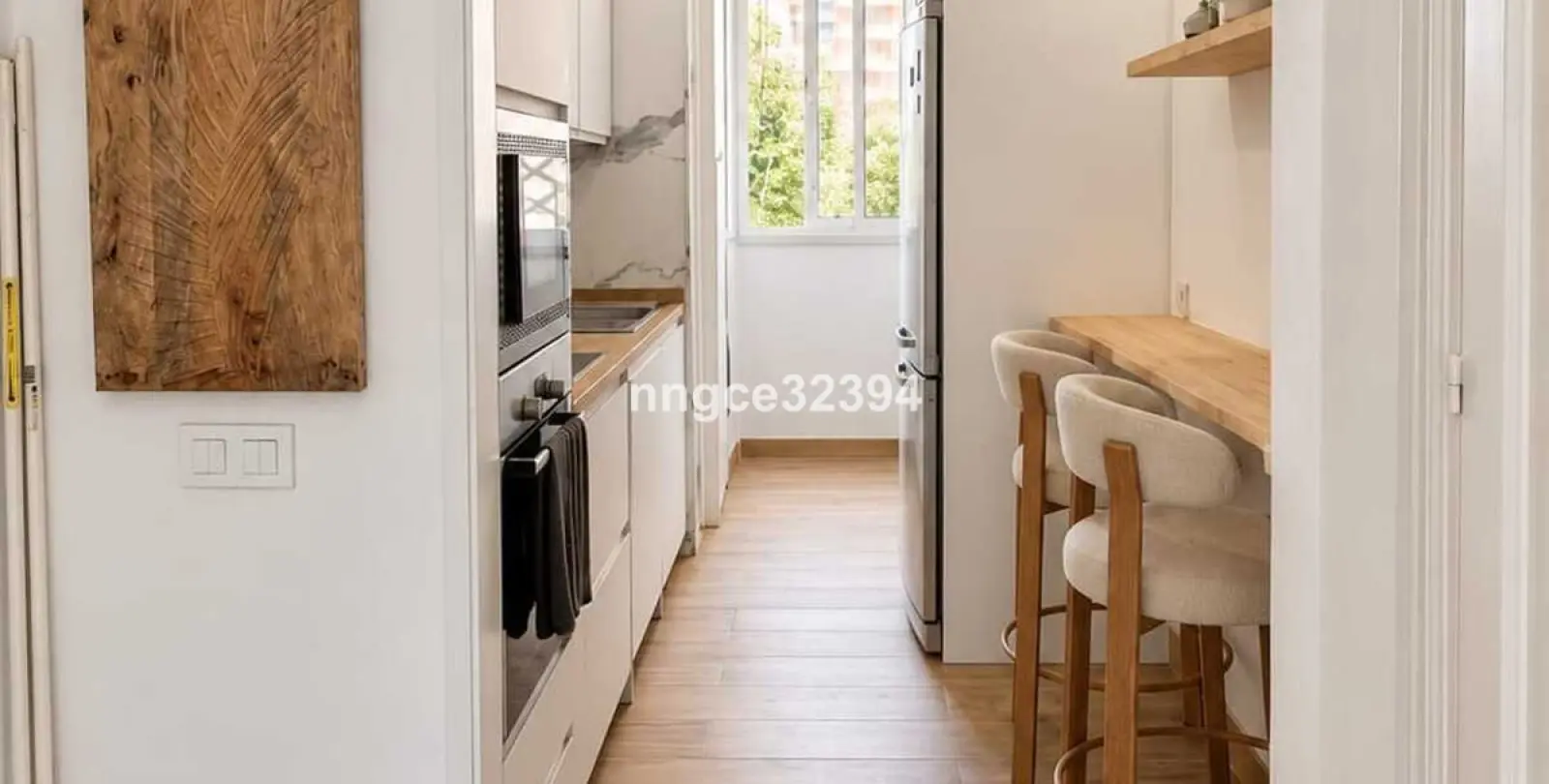 Venta de apartamento en planta media en New Golden Mile 13