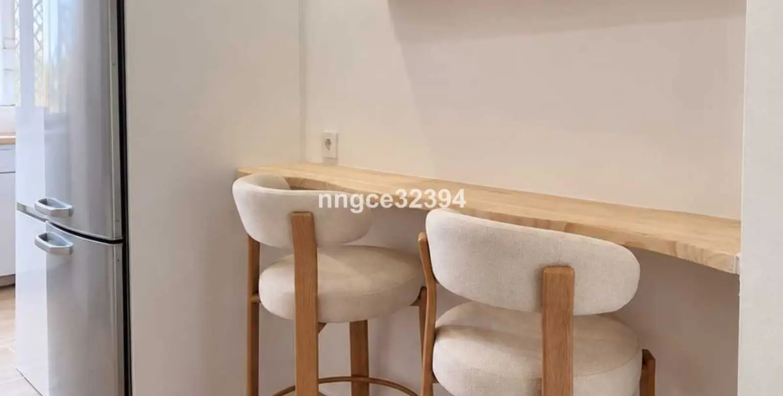 Venta de apartamento en planta media en New Golden Mile 14