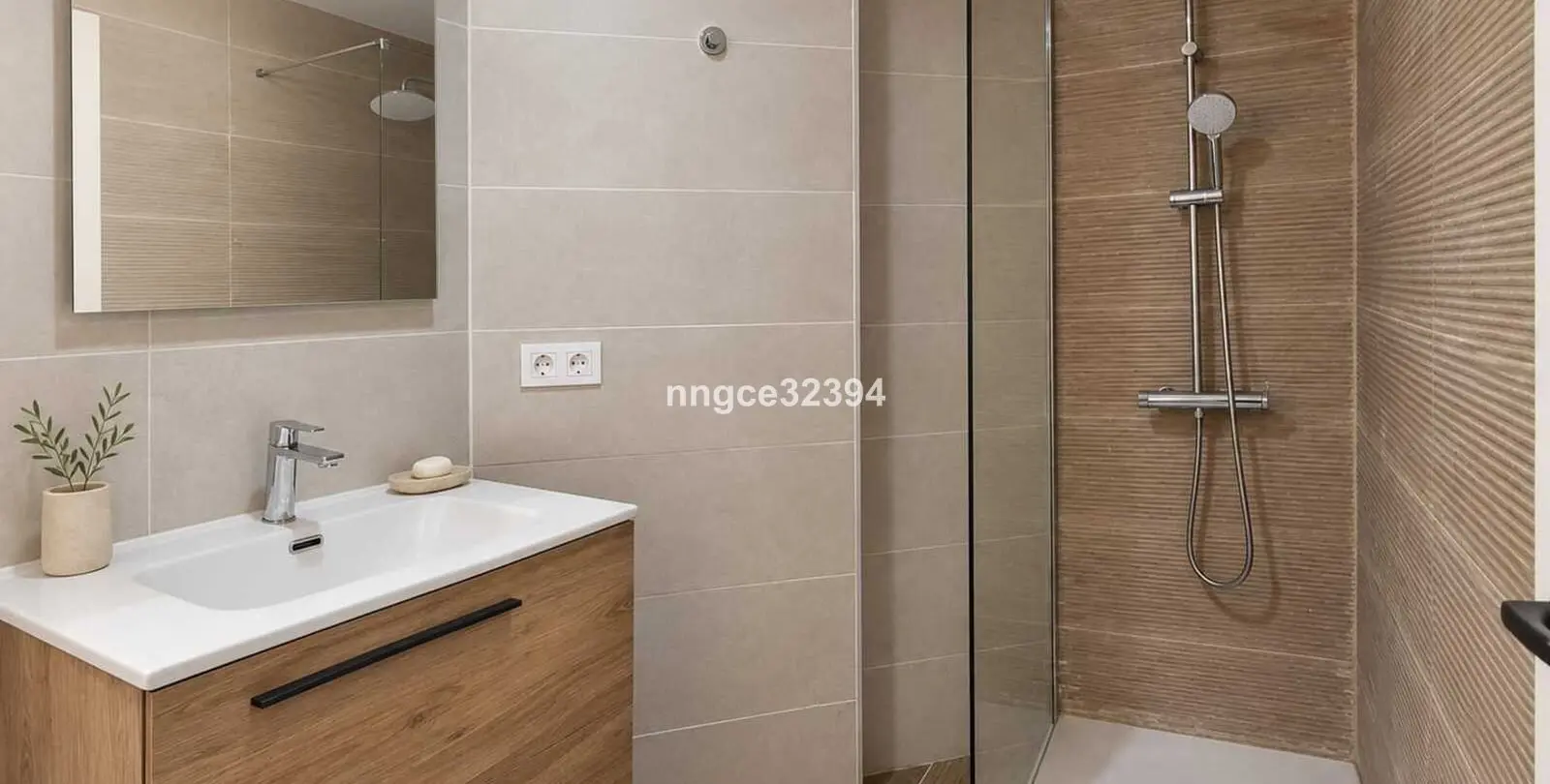 Venta de apartamento en planta media en New Golden Mile 22