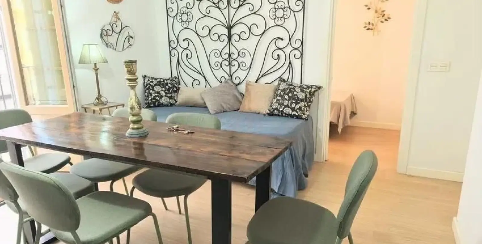 Sale of middle floor apartment in Málaga 1