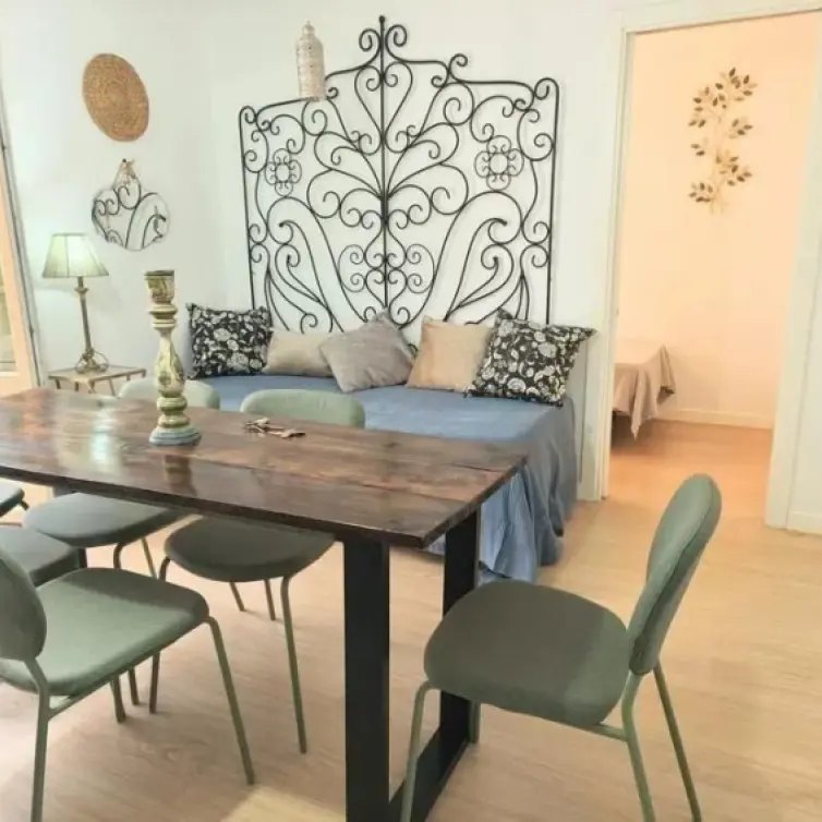 Sale of middle floor apartment in Málaga