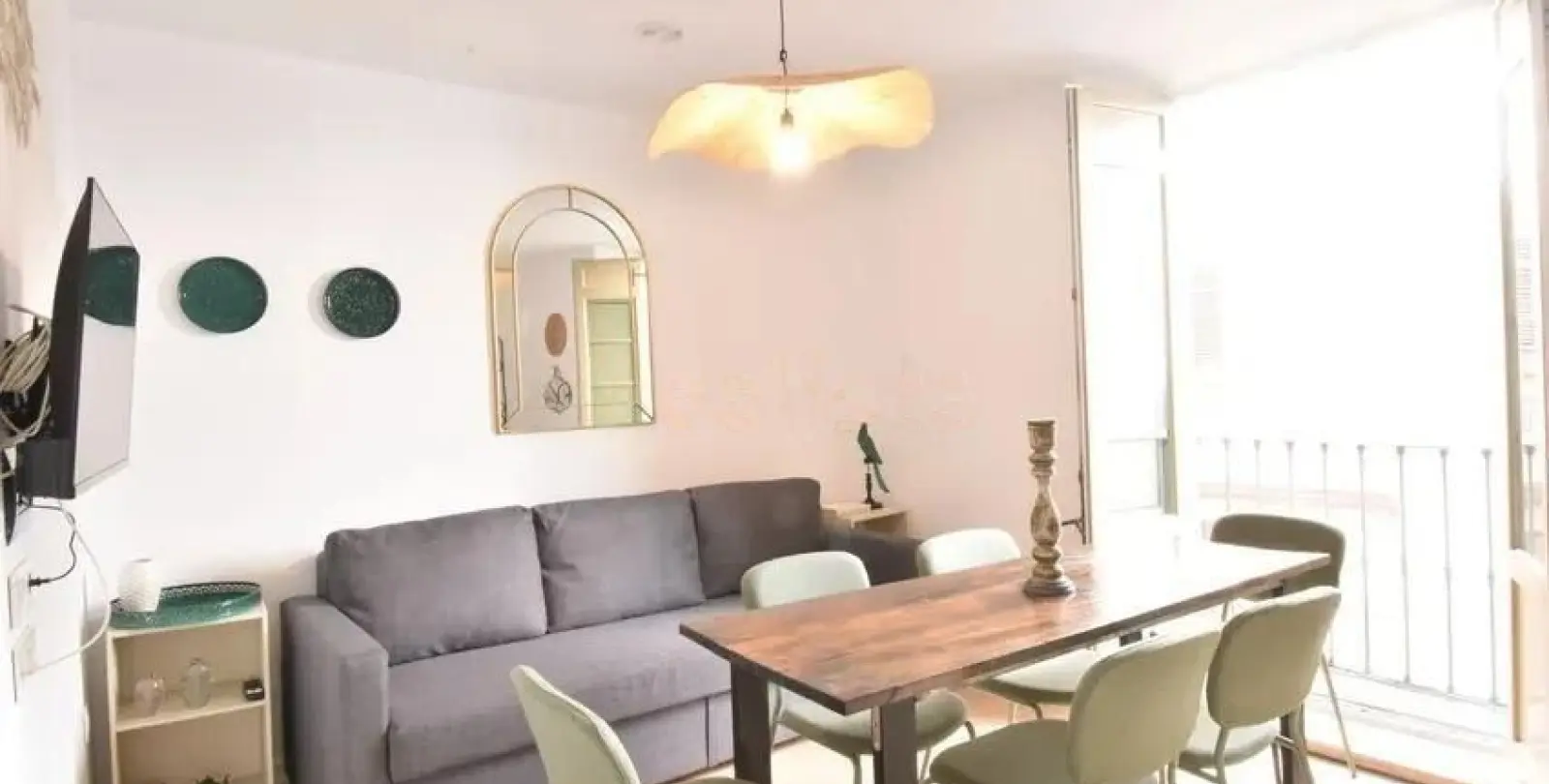Sale of middle floor apartment in Málaga 2