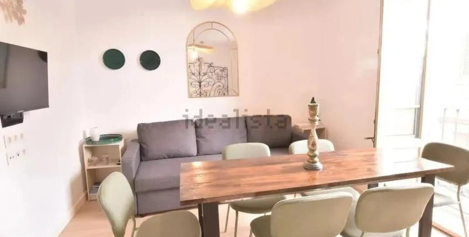 Sale of middle floor apartment in Málaga 3