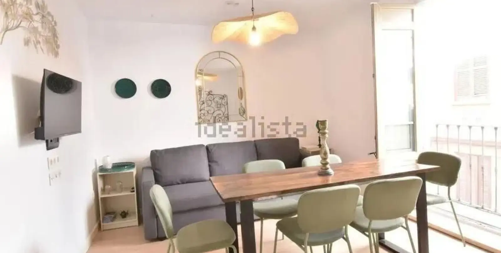 Sale of middle floor apartment in Málaga 4