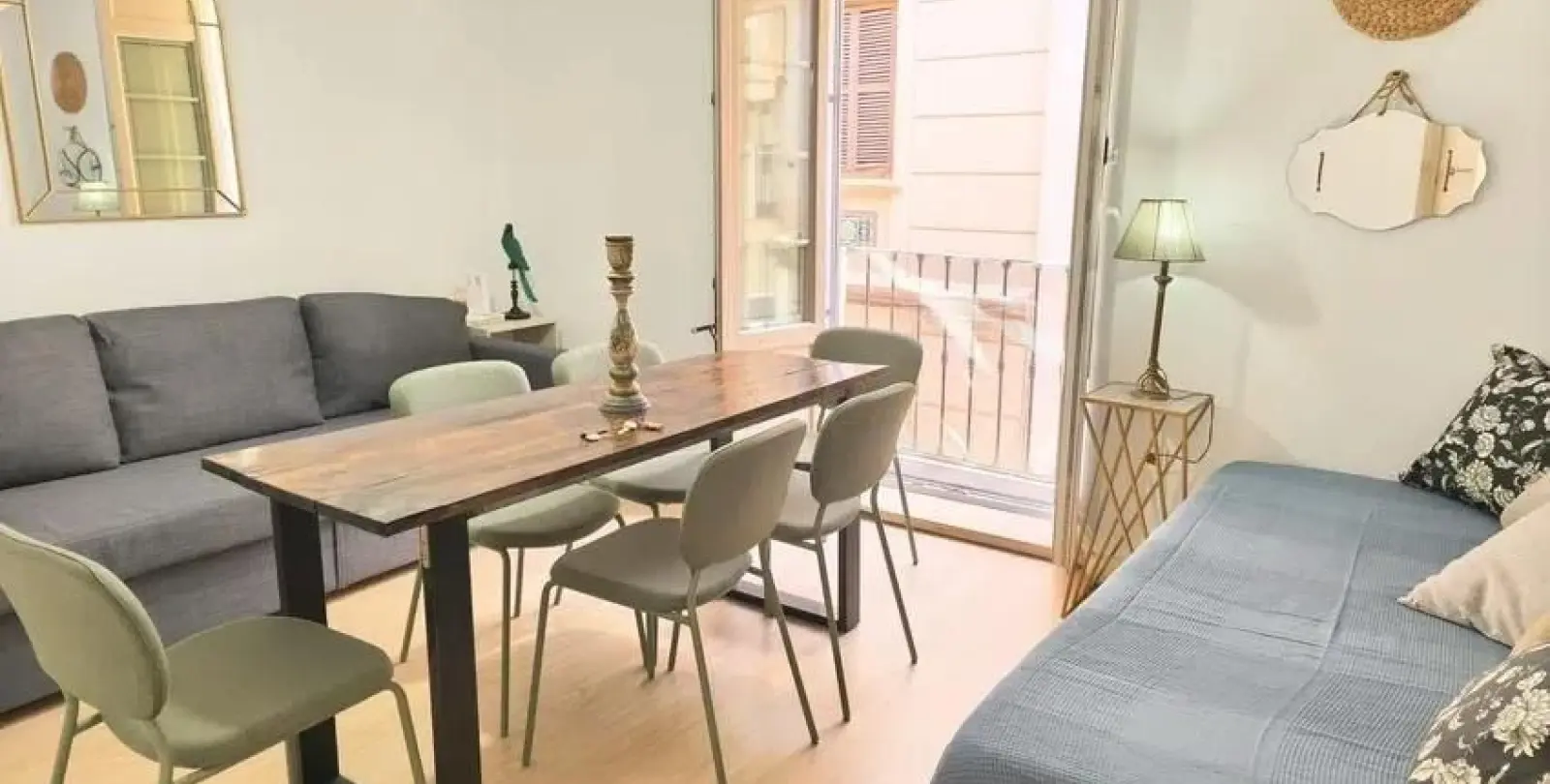 Sale of middle floor apartment in Málaga 5