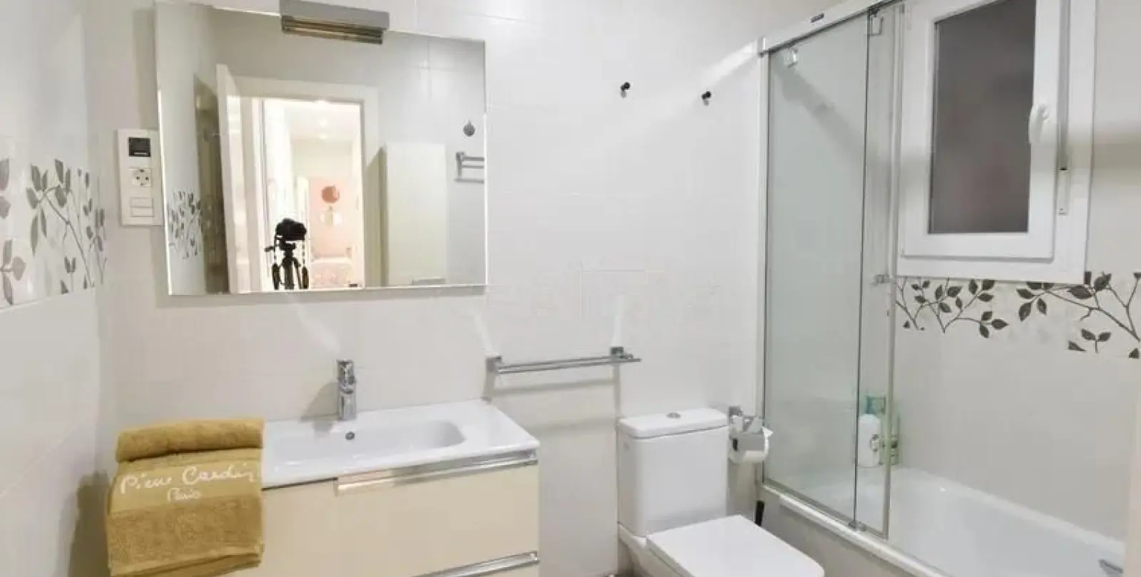 Sale of middle floor apartment in Málaga 18