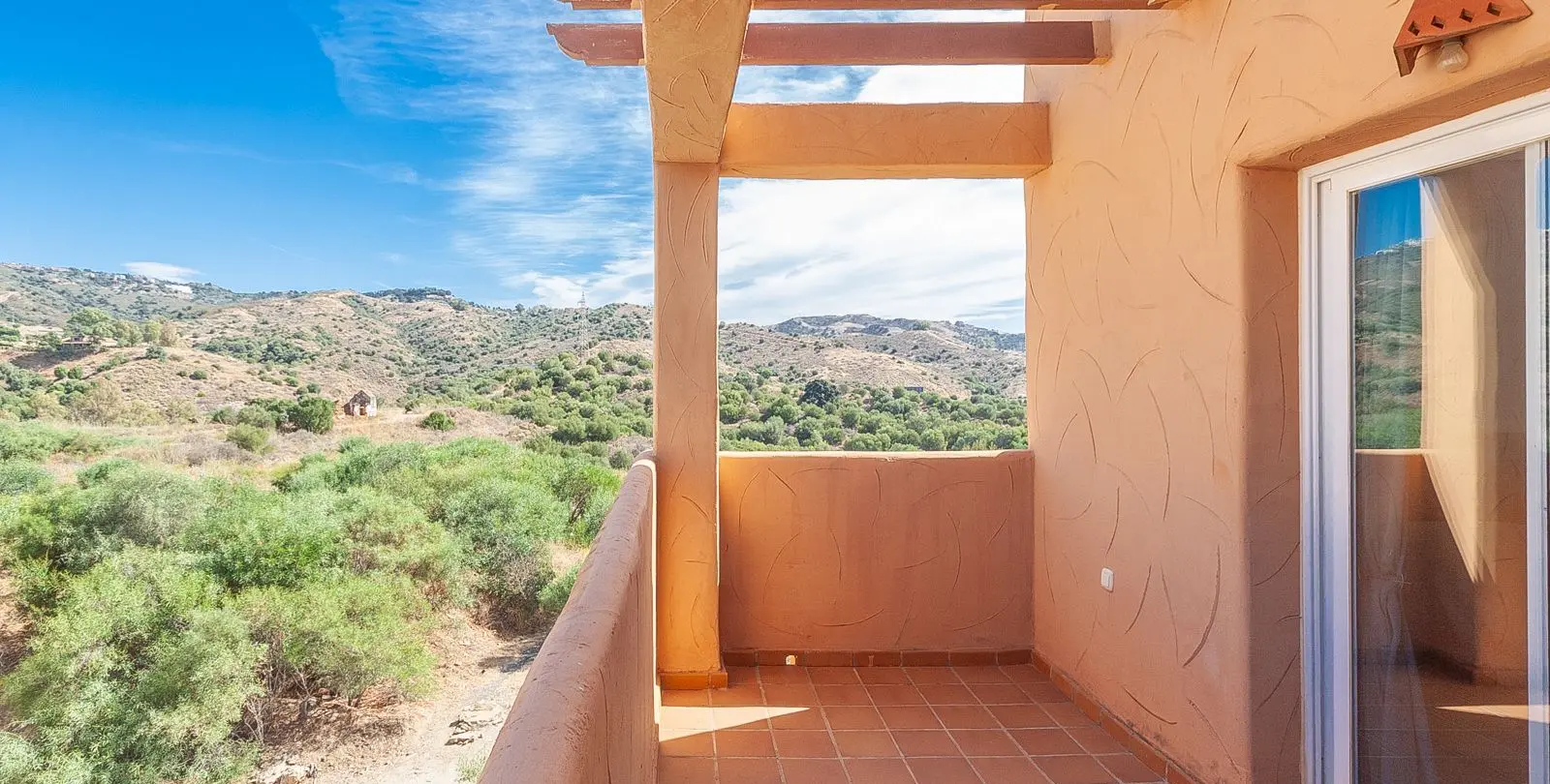 Venta de ático en Elviria 15