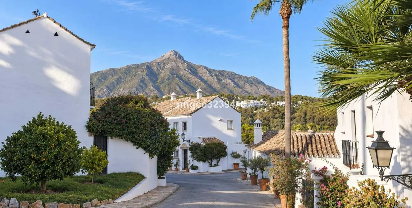 Sale of semi-detached house in Nueva Andalucía 1