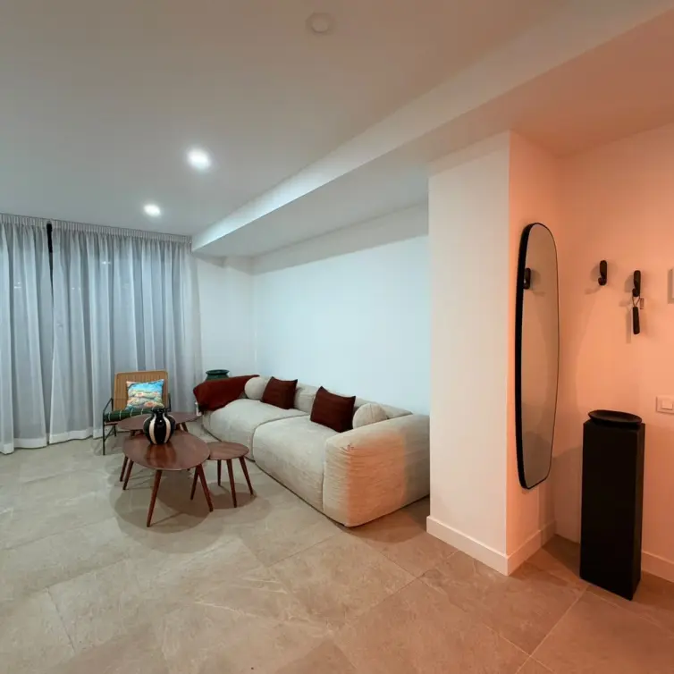 Продажа апартаментов на среднем этаже в Estepona