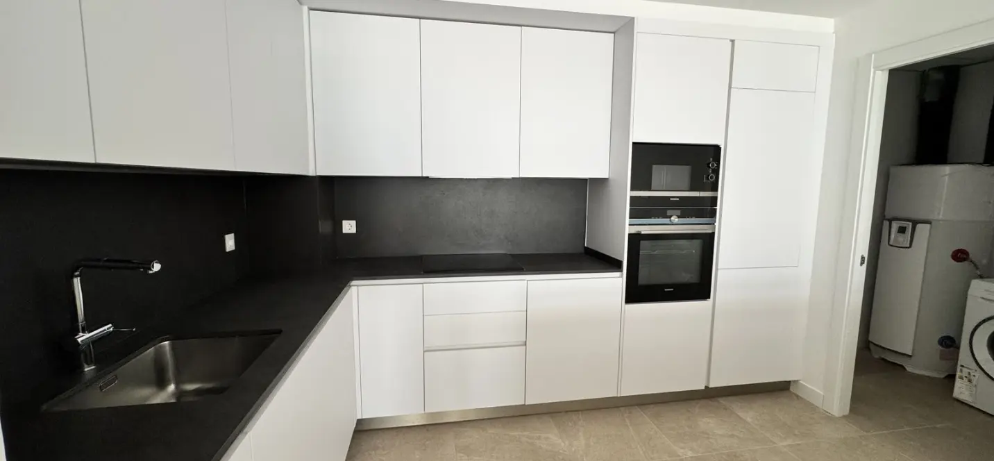 Продажа апартаментов на среднем этаже в Estepona 3
