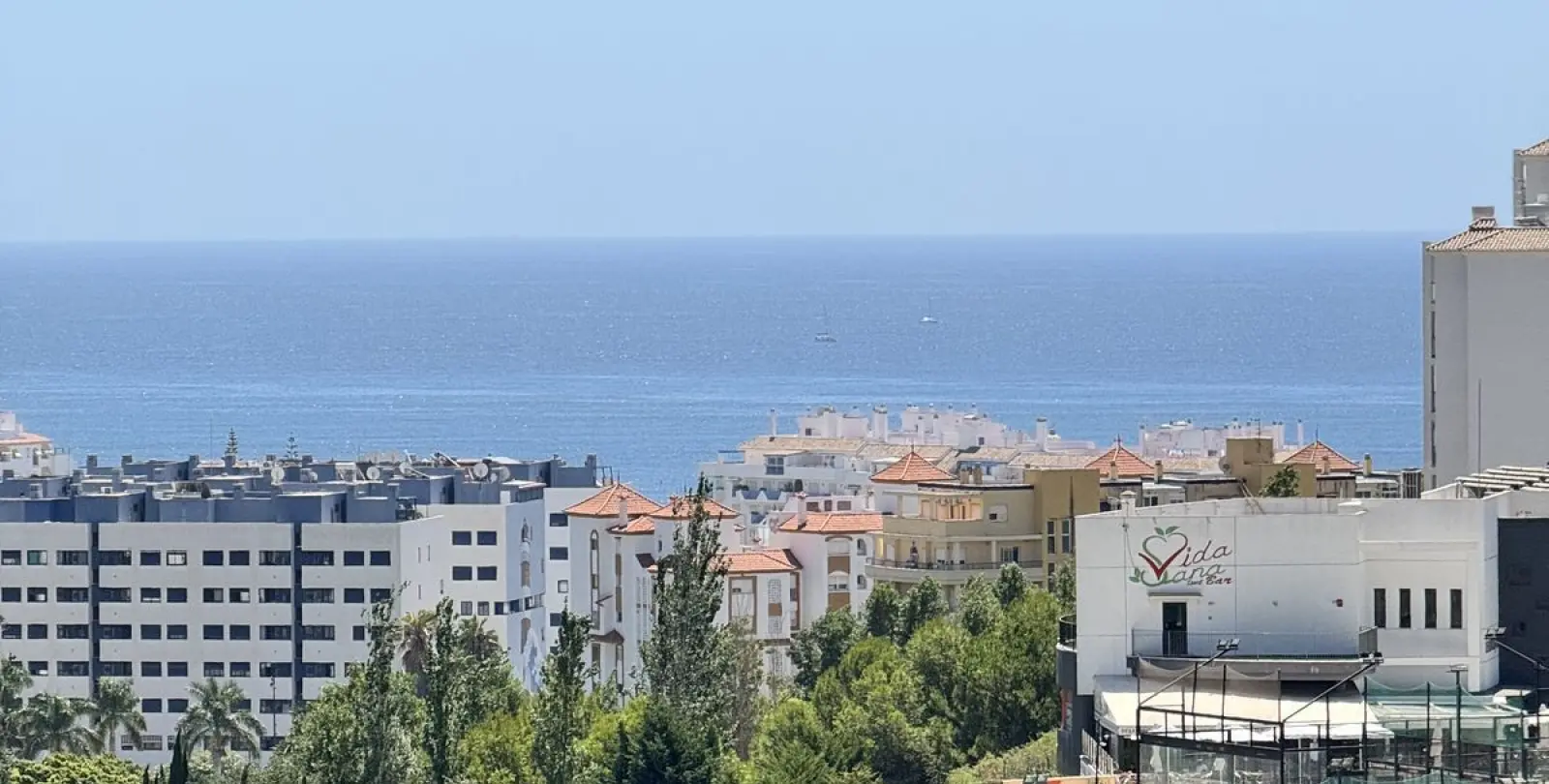 Продажа апартаментов на среднем этаже в Estepona 23