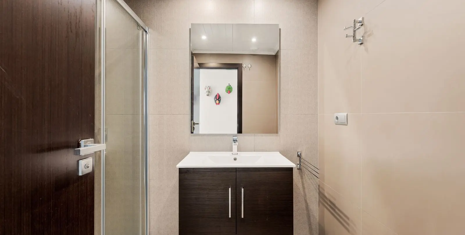 Venta de apartamento en planta media en Benahavís 24