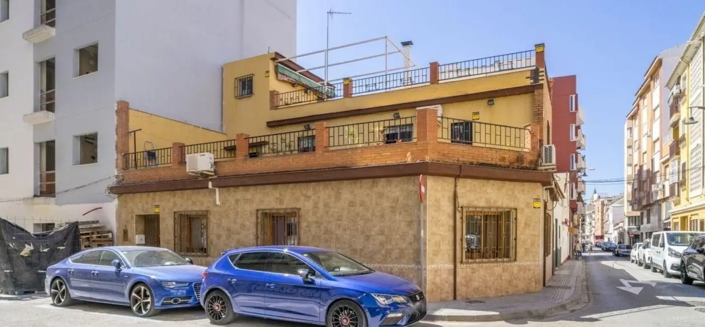 Продажа двухуровневых апартаментов в La Trinidad 1