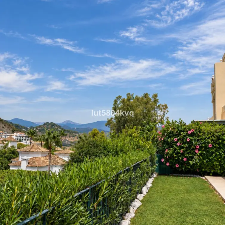 Sale of ground floor apartment in La Quinta