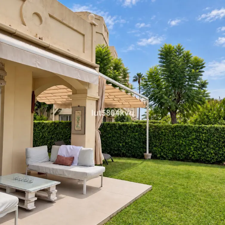 Sale of ground floor apartment in La Quinta