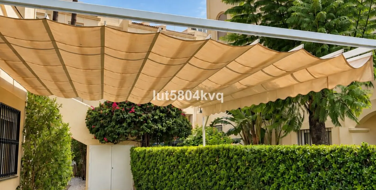 Venta de apartamento en planta baja en La Quinta 4