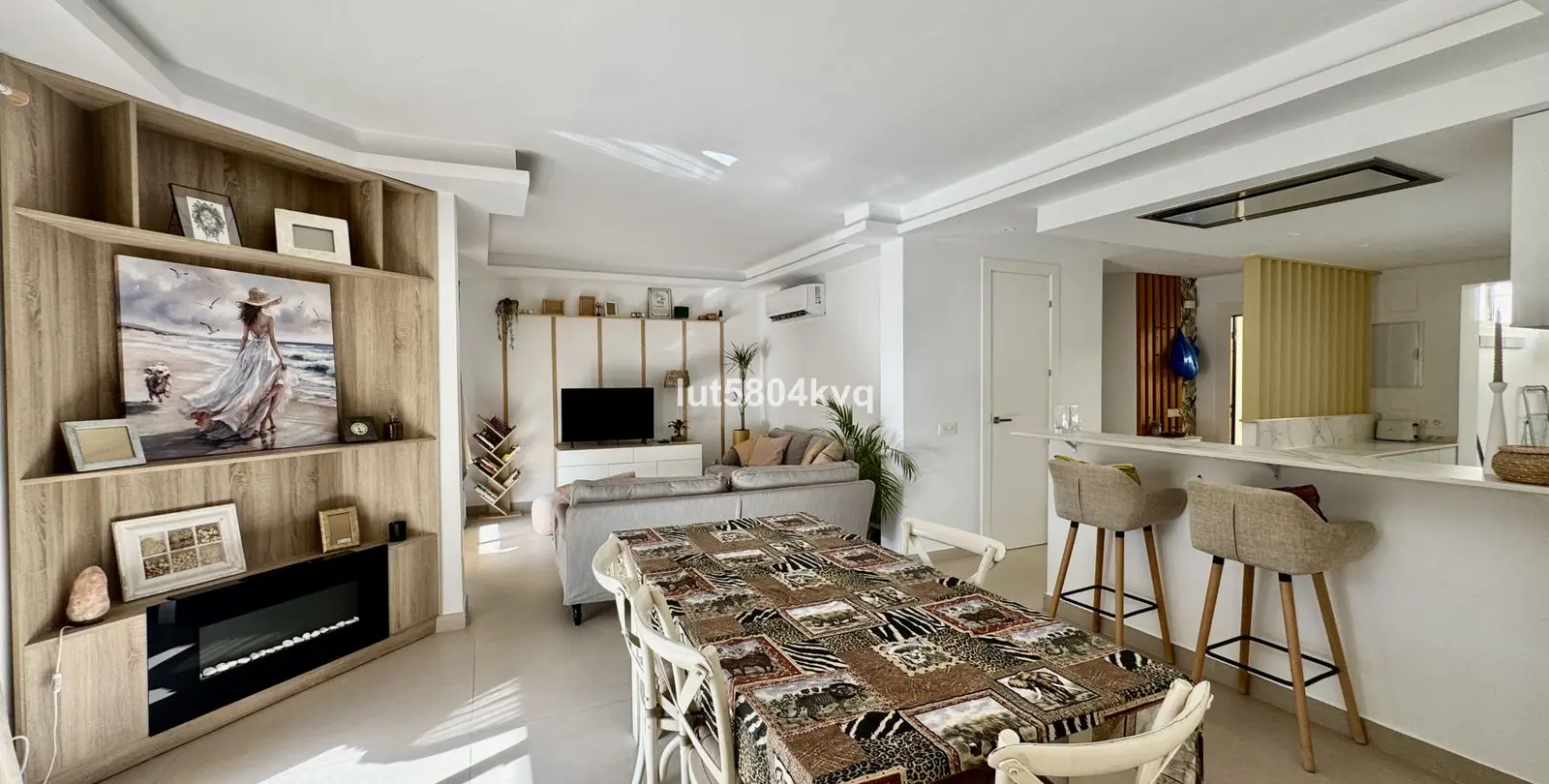 Venta de apartamento en planta baja en La Quinta 6